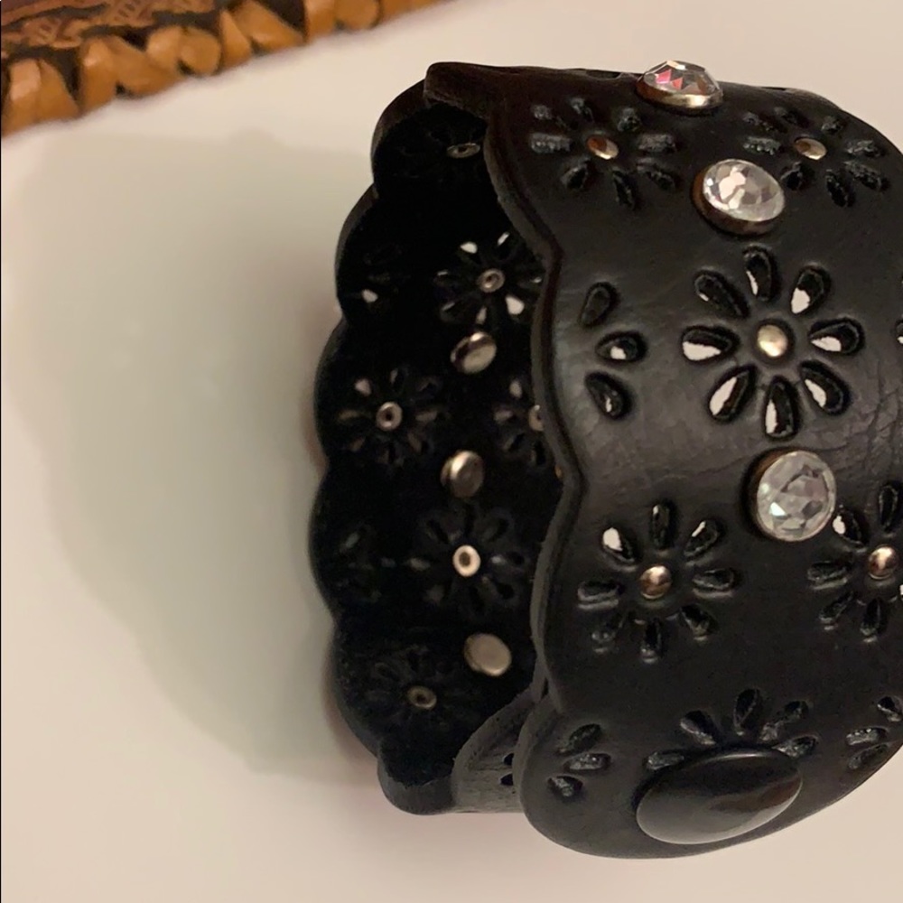 🎁 NWOT STUDDED LEATHER CUFF BLACK Wristband